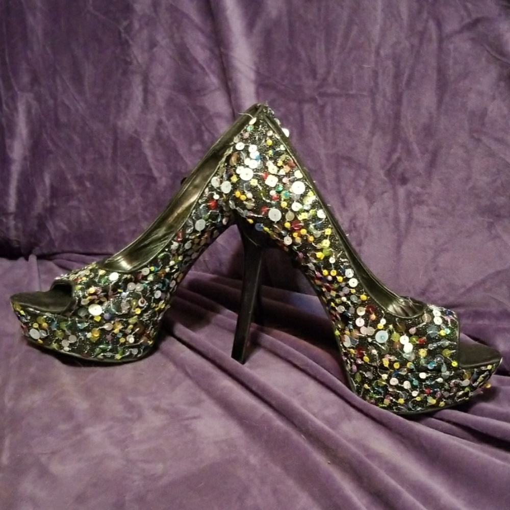 Designer Shoes - Picture 3 of 5